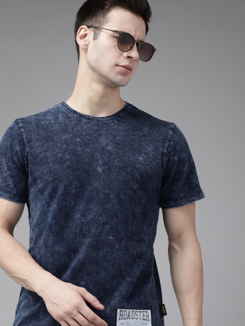 

Roadster Men Navy Blue Pure Cotton Dyed Round Neck T-shirt
