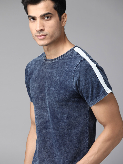 

The Roadster Lifestyle Co Men Navy Blue Pure Cotton Dyed Round Neck Pure Cotton T-shirt