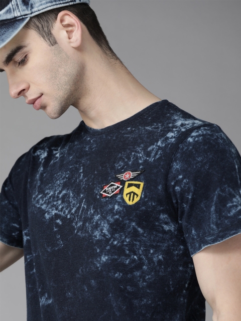 

The Roadster Lifestyle Co Men Navy Blue Pure Cotton Dyed Round Neck T-shirt