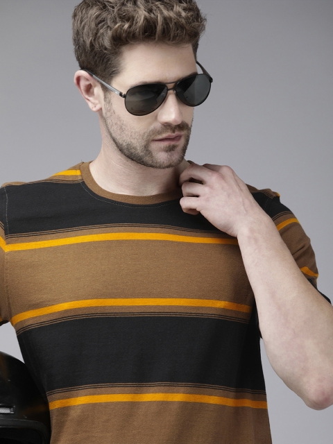 

The Roadster Lifestyle Co Men Brown Black Round Neck Striped Pure Cotton T-shirt