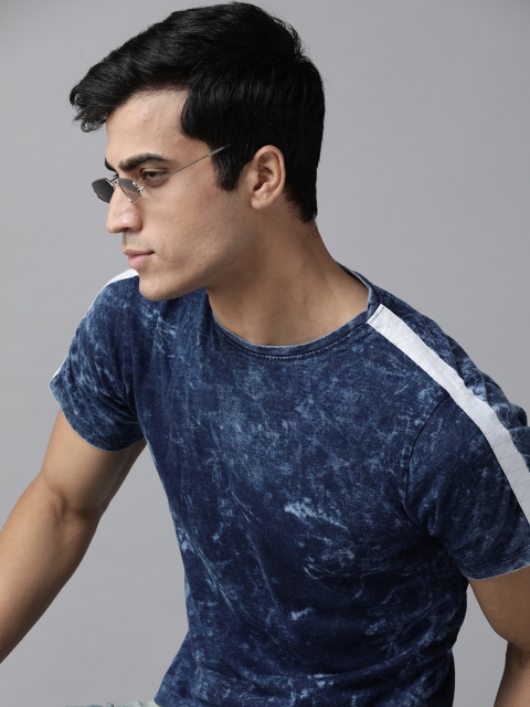 

Roadster Men Blue Dyed Pure Cotton Round Neck T-shirt