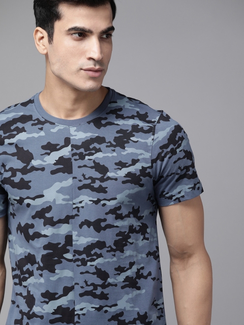 

The Roadster Lifestyle Co Men Blue Black Camouflage Printed Pure Cotton T-shirt