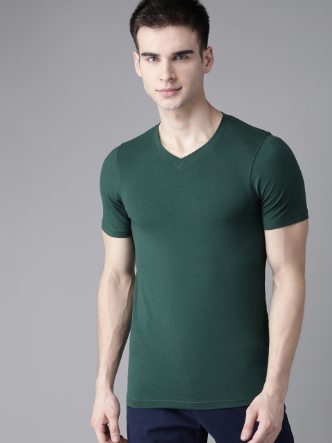 

The Roadster Lifestyle Co Men Teal Green Shaped Fit Solid V-Neck T-shirt