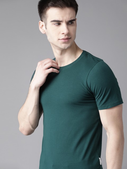 

Roadster Men Teal Green Shaped Fit Solid Round Neck T-shirt