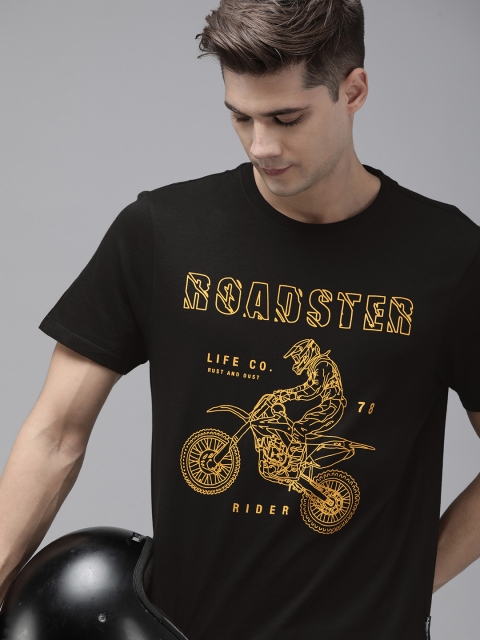 

The Roadster Lifestyle Co Men Black Yellow Printed Pure Cotton T-shirt