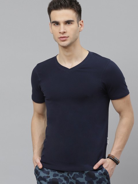 

The Roadster Lifestyle Co Men Navy Blue Solid V-Neck T-shirt