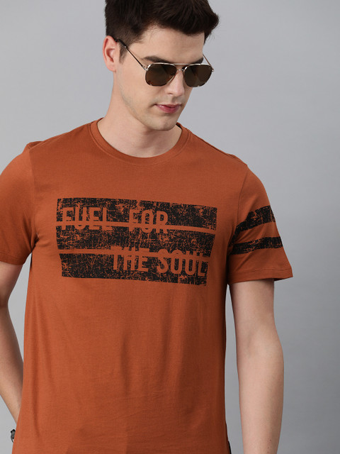 

The Roadster Lifestyle Co Men Rust Orange Typography Printed Pure Cotton T-shirt