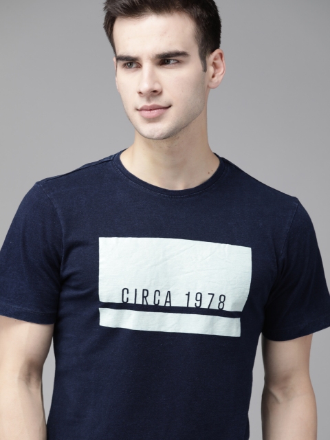 

The Roadster Lifestyle Co Men Navy Blue & White Pure Cotton Printed Round Neck T-shirt