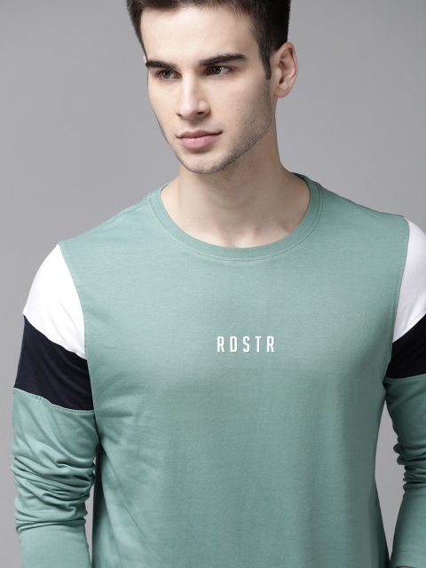 

Roadster Men Green Pure Cotton Solid Round Neck T-shirt