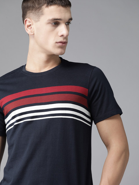 

Roadster Men Navy & Red Pure Cotton Striped Round Neck T-shirt, Navy blue