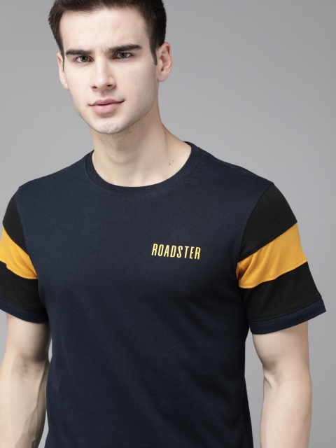 

Roadster Men Navy Blue Pure Cotton Solid Round Neck T-shirt