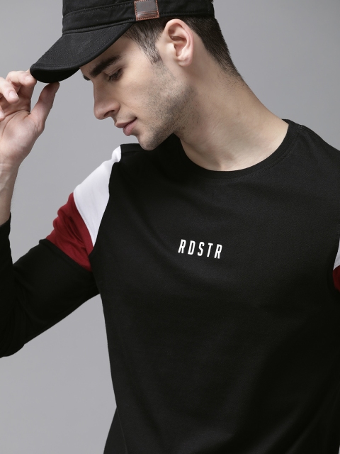 

Roadster Men Black Pure Cotton Solid Round Neck T-shirt