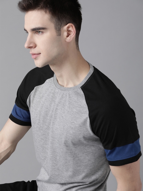 

Roadster Men Grey Melange Solid Round Neck Pure Cotton T-shirt