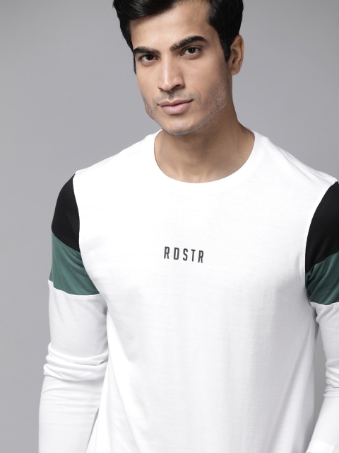 

Roadster Men White Pure Cotton Solid Round Neck T-shirt