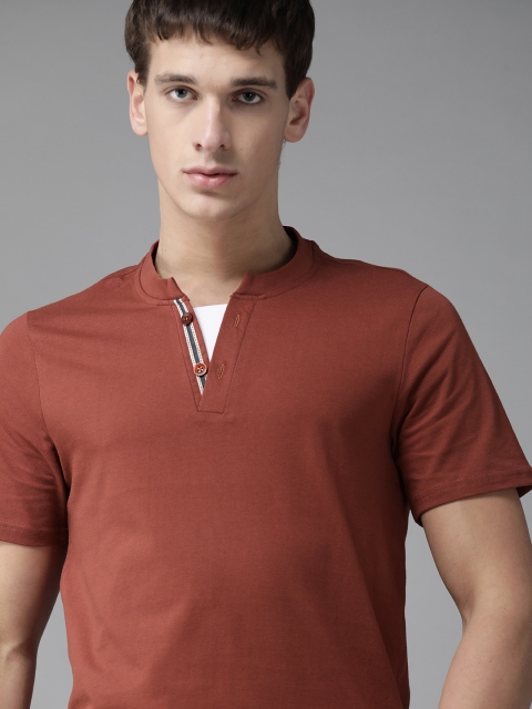 

Roadster Men Maroon Solid Henley Neck Cotton T-shirt