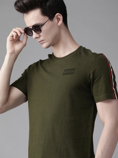 

Roadster Men Olive Green Solid Round Neck T-shirt