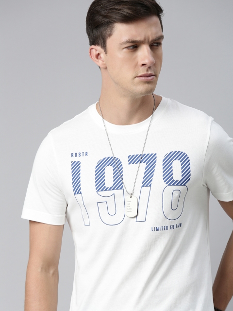

Roadster Men Off White Typography Printed T-shirt
