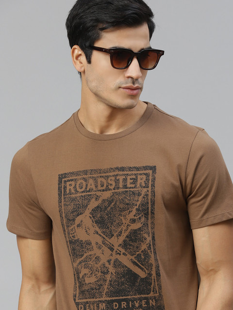 

Roadster Men Brown & Black Pure Cotton Graphic Print T-shirt