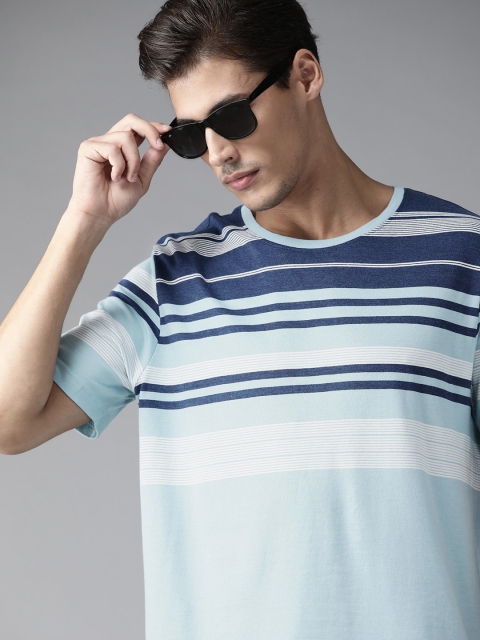

Roadster Men Blue Striped T-shirt
