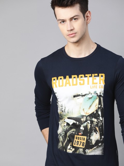 

The Roadster Lifestyle Co Men Black & White Cotton Brand Logo Printed T-shirt