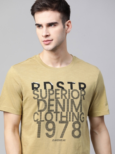 

The Roadster Lifestyle Co Men Beige & Black Pure Cotton Typography Print T-shirt