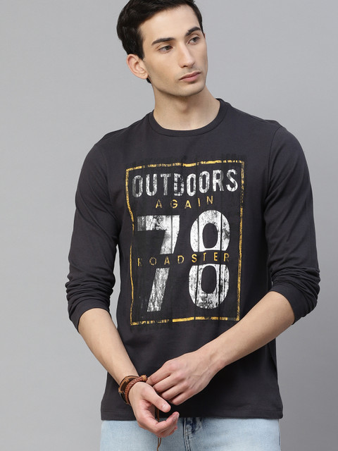 

The Roadster Lifestyle Co Men Charcoal Grey & Off White Cotton Varsity Printed T-shirt
