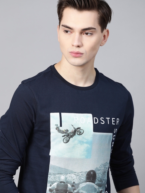 

The Roadster Lifestyle Co Men Navy Blue & Off White Pure Cotton Biker Printed T-shirt