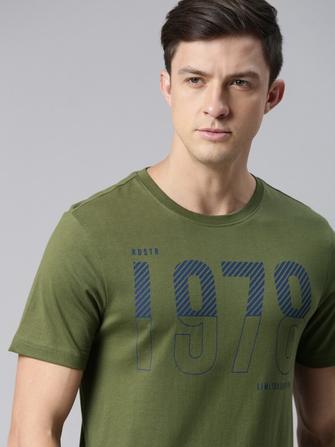 

Roadster Men Olive Green Typography Printed T-shirt