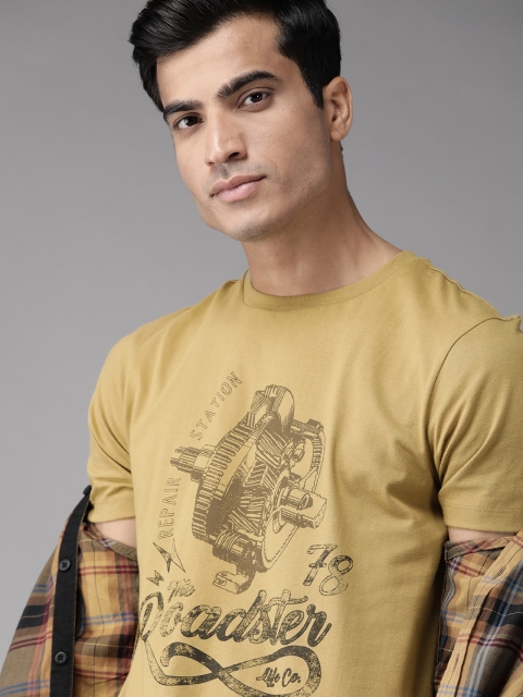 

Roadster Men Khaki & Black Brand Logo Print Pure Cotton Round Neck T-shirt