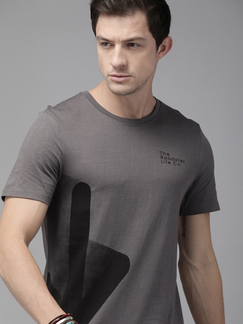 

Roadster Men Grey Placement Printed Pure Cotton T-shirt