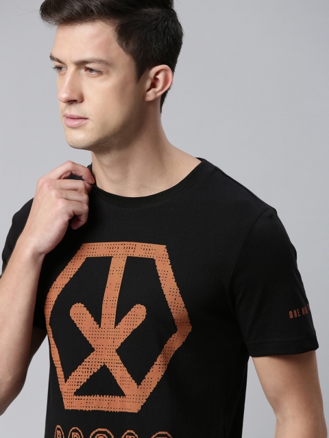 

The Roadster Lifestyle Co Men Black Printed Pure Cotton T-shirt