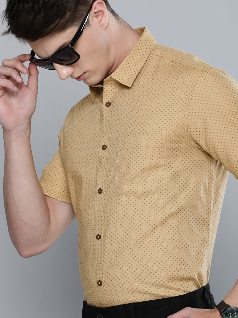 

Indian Terrain Men Khaki & Black Slim Fit Printed Pure Cotton Casual Shirt