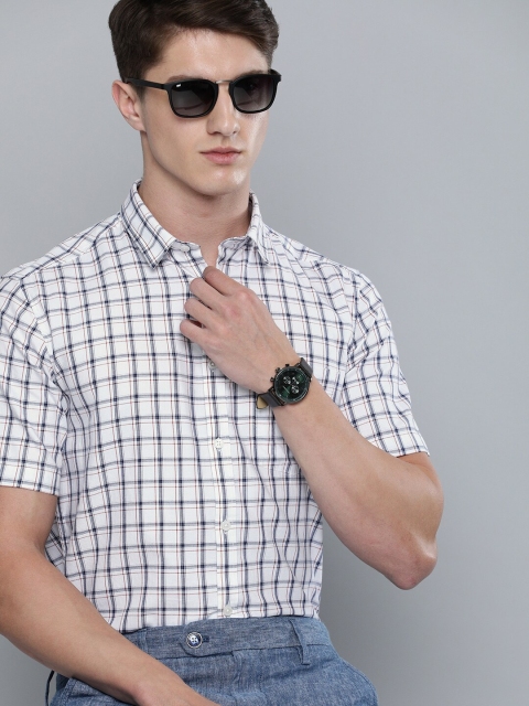 

Indian Terrain Men White & Navy Blue Slim Fit Checked Pure Cotton Casual Shirt