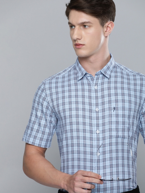 

Indian Terrain Men Blue Slim Fit Checked Pure Cotton Semiformal Shirt