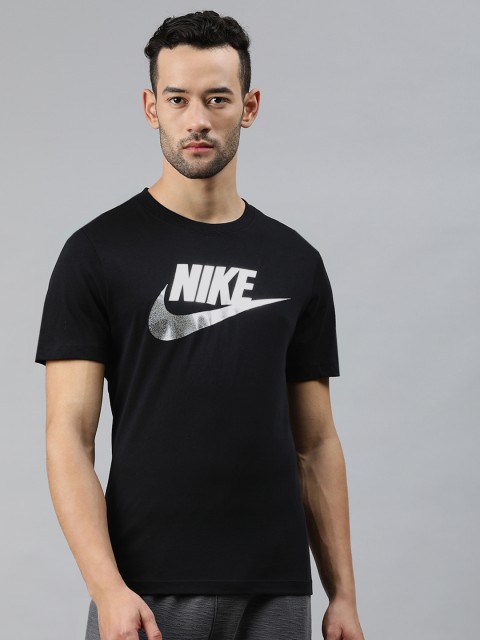 

Nike Men Black & Silver AS NSW Brand MRK APLCTN 1 Round Neck T-Shirt