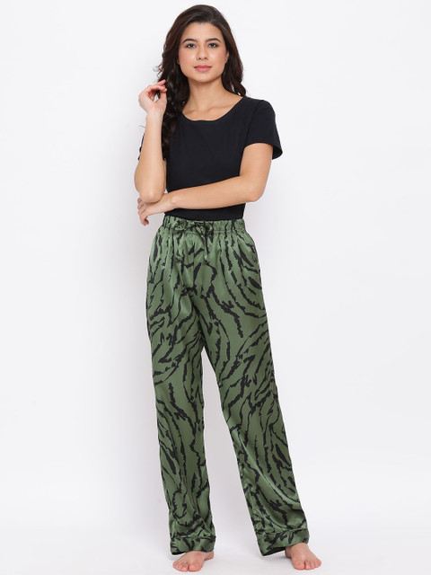 

Oxolloxo Women Green & Black Printed Nightwear Women Pajamas