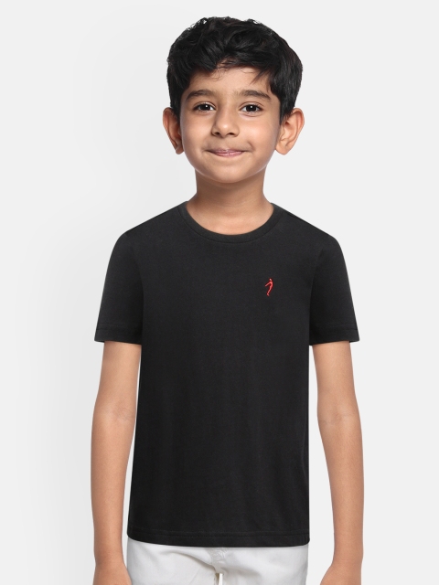 

Indian Terrain Boys Black Solid Round Neck Pure Cotton T-shirt