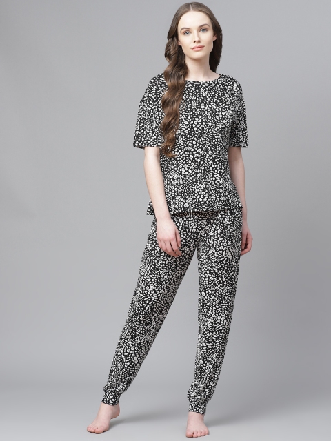 

Marks & Spencer Women Black & White Printed Night suit