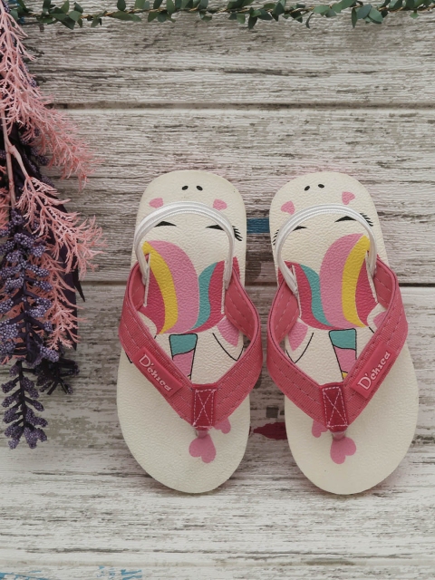 

DChica Girls Pink & Off-White Printed Thong Flip-Flops