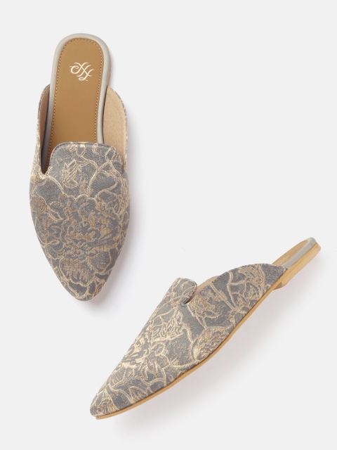 

House of Pataudi Women Grey & Gold-Toned Embroidered Mules