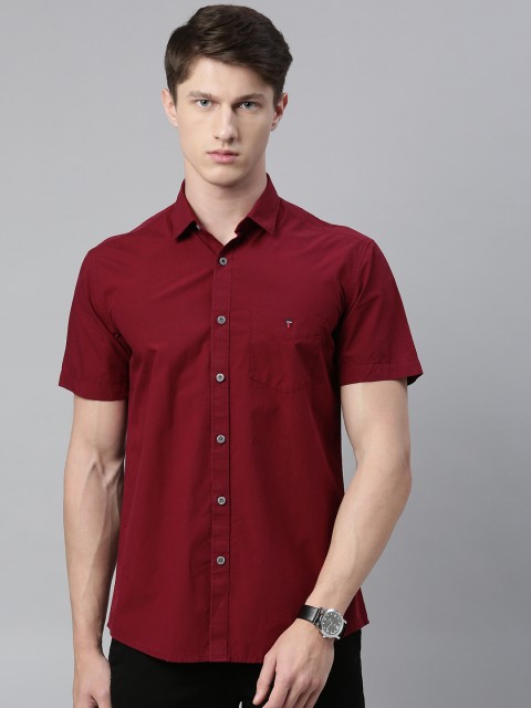 

Louis Philippe Sport Men Maroon Slim Fit Pure Cotton Solid Casual Shirt