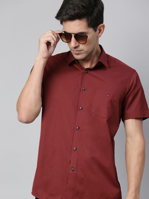 

Louis Philippe Sport Men Maroon Slim Fit Solid Casual Shirt