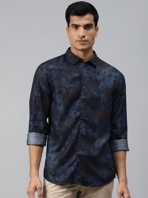 

Blackberrys Men Blue & Maroon Printed Trim Skinny Fit Casual Shirt