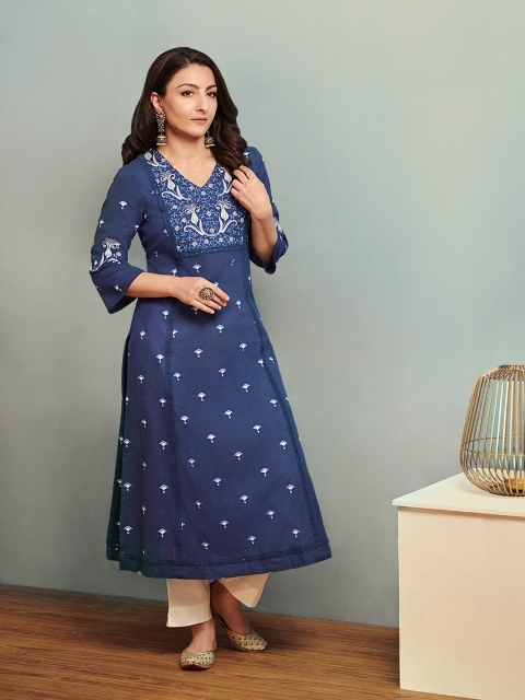 

House Of Pataudi Women Blue & White Floral Embroidery Kurta