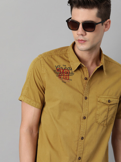 

The Roadster Lifestyle Co Men Mustard Yellow Regular Fit Solid Casual Shirt