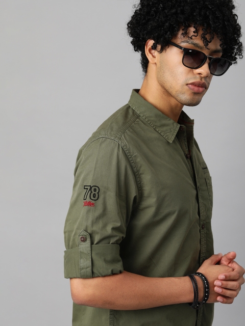 

The Roadster Lifestyle Co Men Olive Green Pure Cotton Casual Shirt