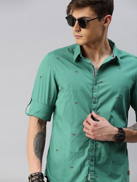 

The Roadster Lifestyle Co Men Green & Black Regular Fit Printed Casual Shirt