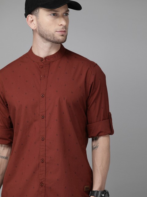 

Roadster Men Rust Red & Black Regular Fit Printed Casual Shirt