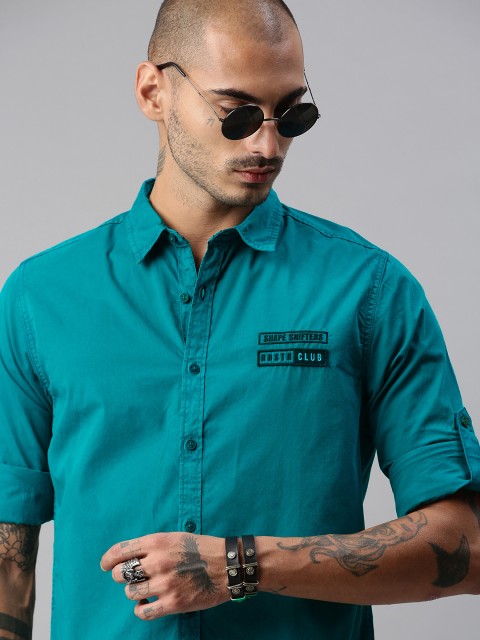

The Roadster Lifestyle Co Men Blue & Black Regular Fit Solid Casual Shirt