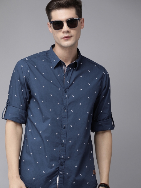 

The Roadster Lifestyle Co Men Navy Blue & White Printed Casual Shirt